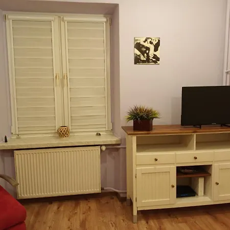 Eliot Apartment *